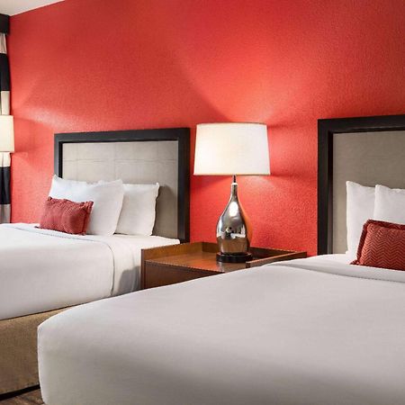 Hotel Ramada By Wyndham Albuquerque Airport Extérieur photo