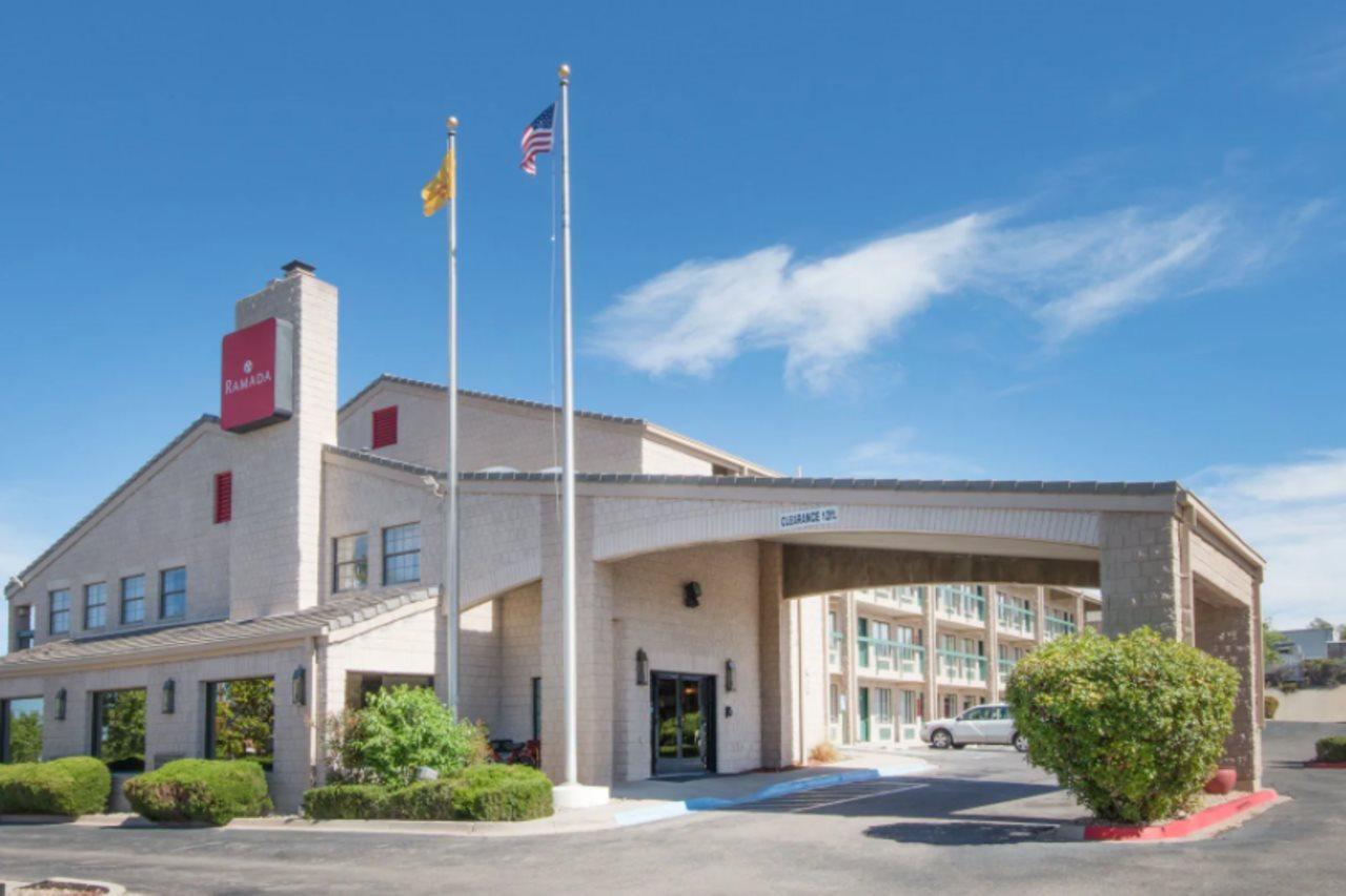 Hotel Ramada By Wyndham Albuquerque Airport Extérieur photo