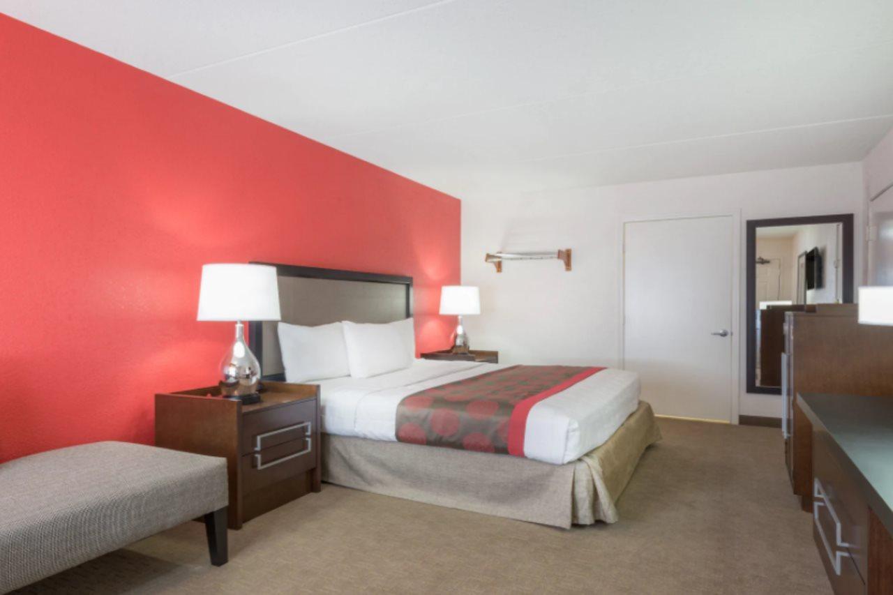 Hotel Ramada By Wyndham Albuquerque Airport Extérieur photo