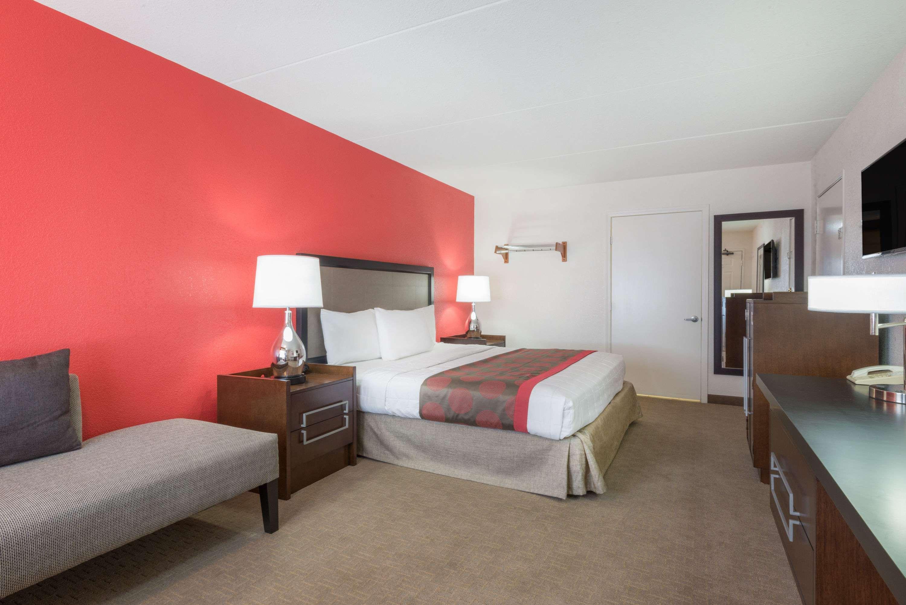 Hotel Ramada By Wyndham Albuquerque Airport Extérieur photo