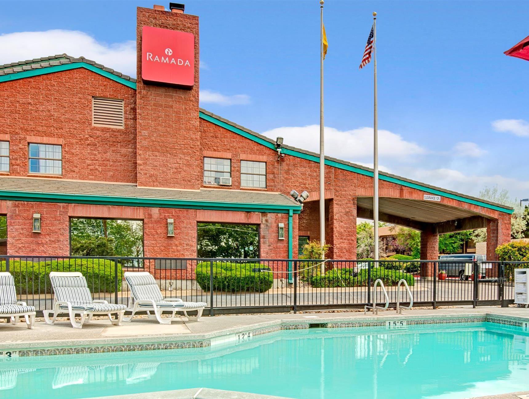 Hotel Ramada By Wyndham Albuquerque Airport Extérieur photo