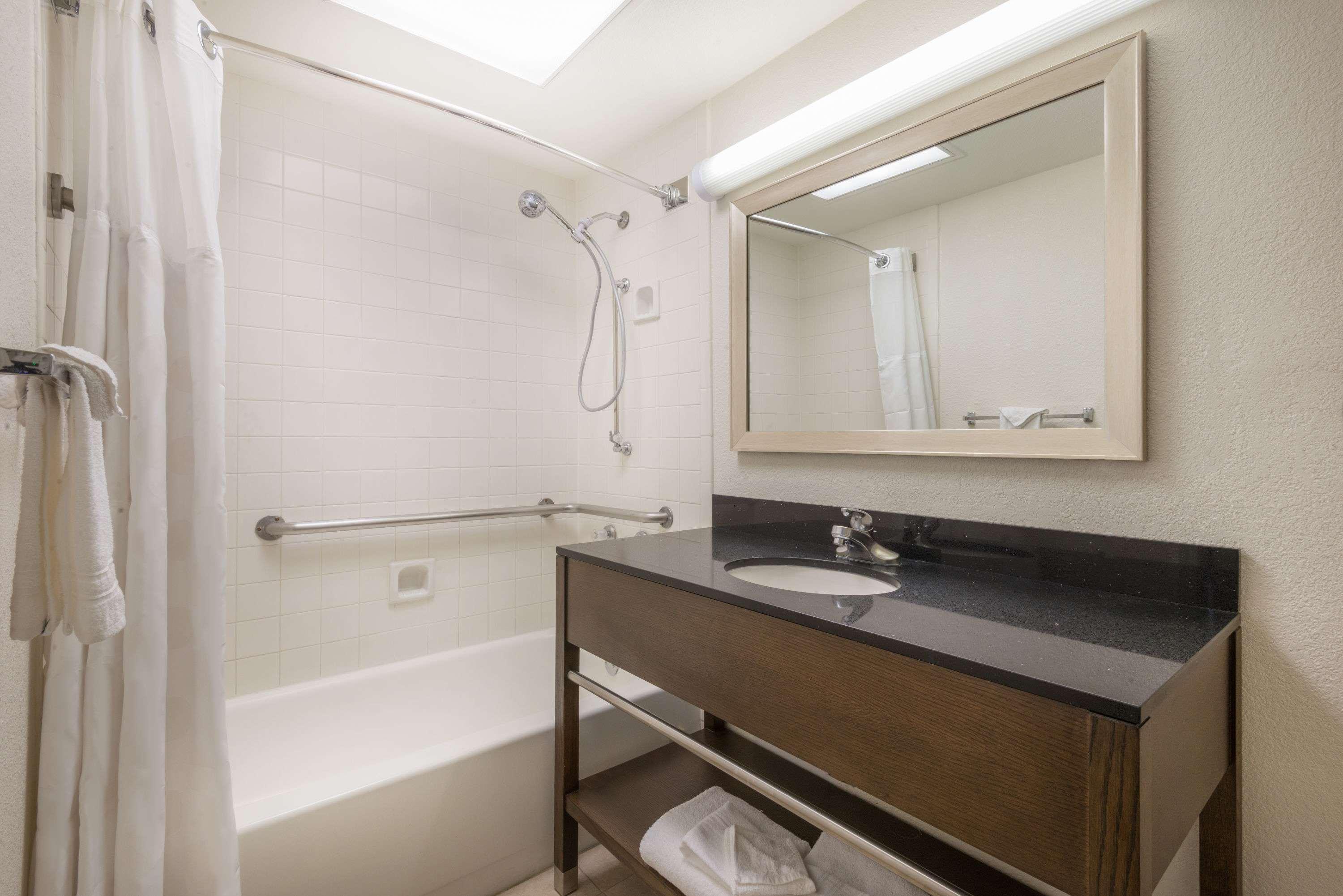 Hotel Ramada By Wyndham Albuquerque Airport Extérieur photo