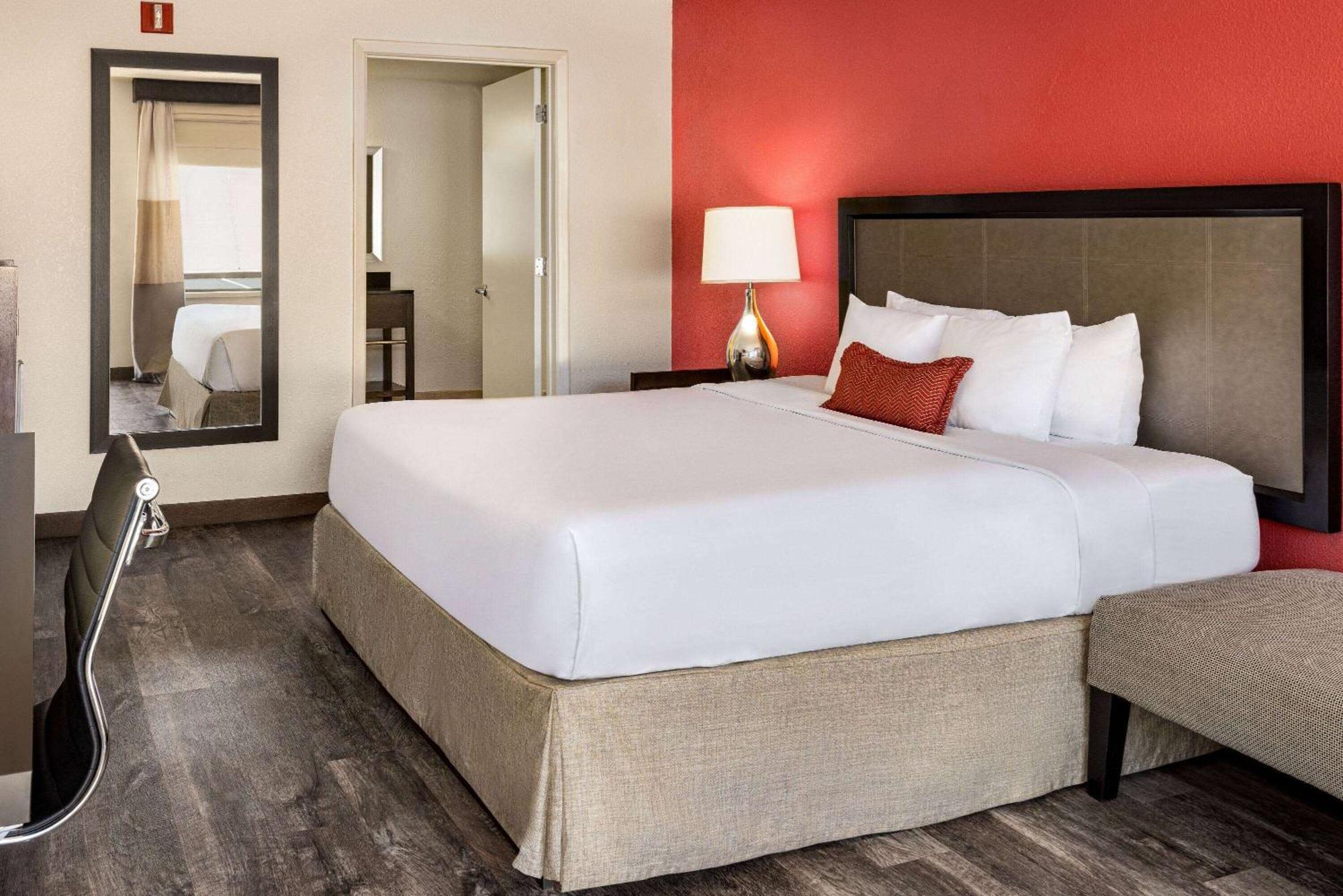 Hotel Ramada By Wyndham Albuquerque Airport Extérieur photo
