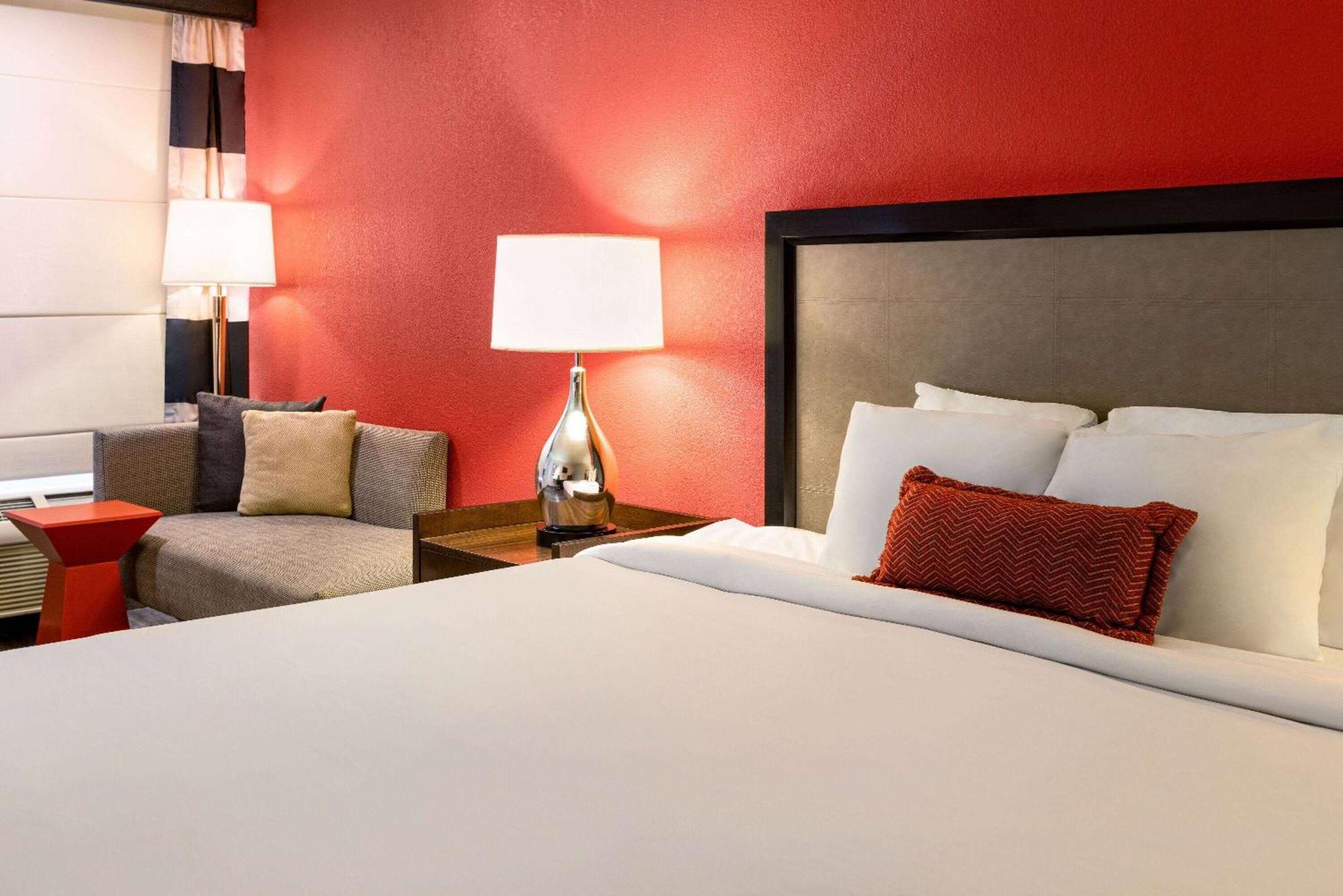 Hotel Ramada By Wyndham Albuquerque Airport Extérieur photo