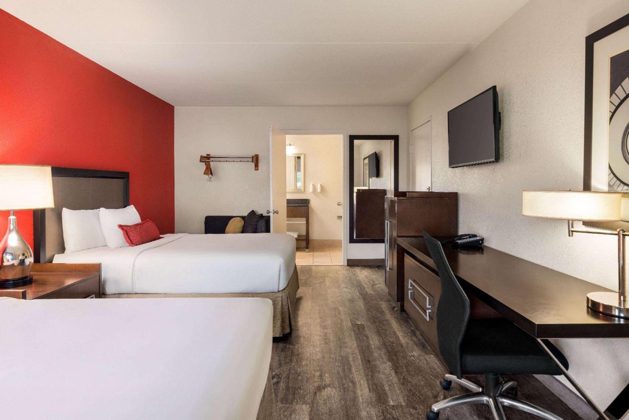 Hotel Ramada By Wyndham Albuquerque Airport Extérieur photo