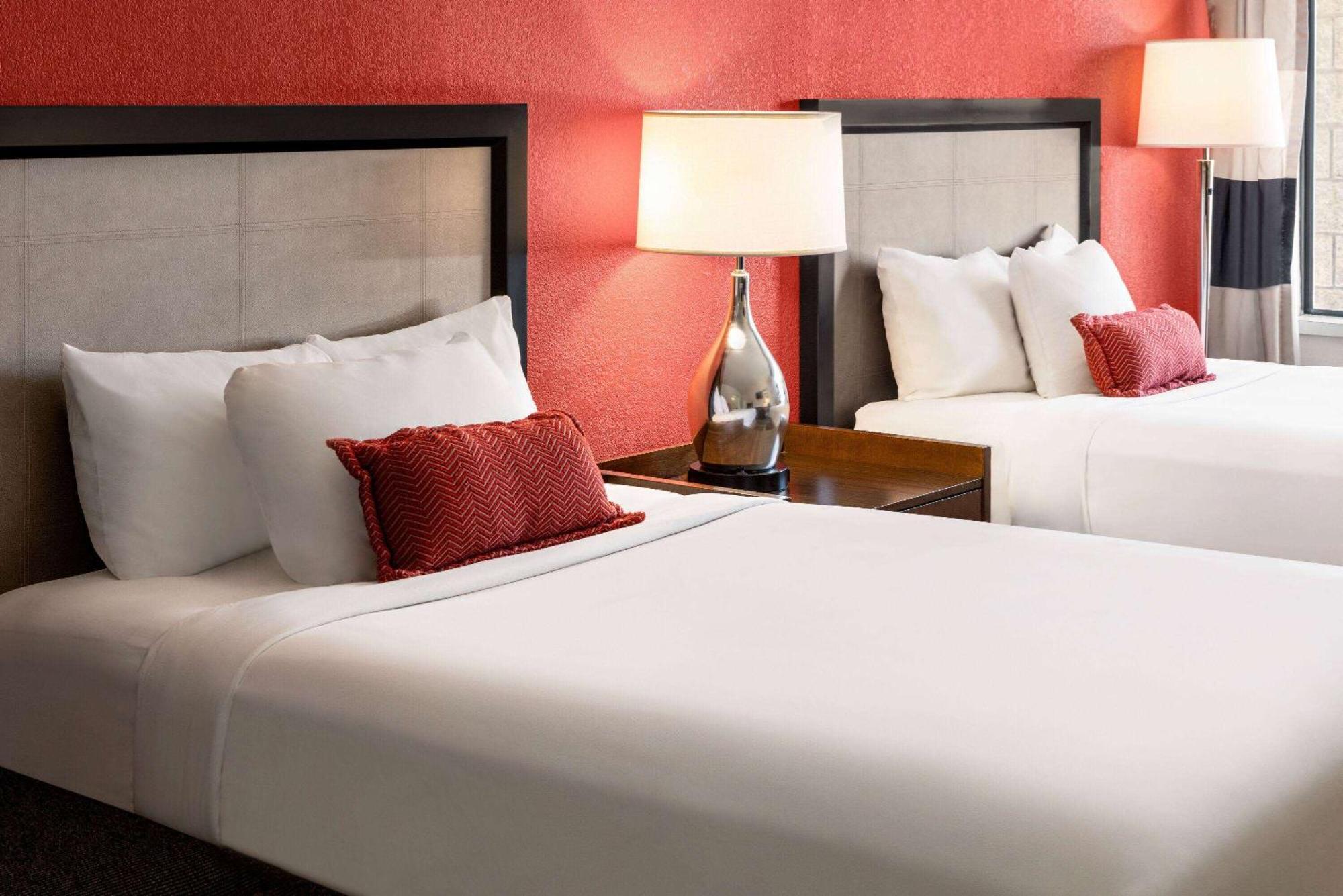 Hotel Ramada By Wyndham Albuquerque Airport Extérieur photo