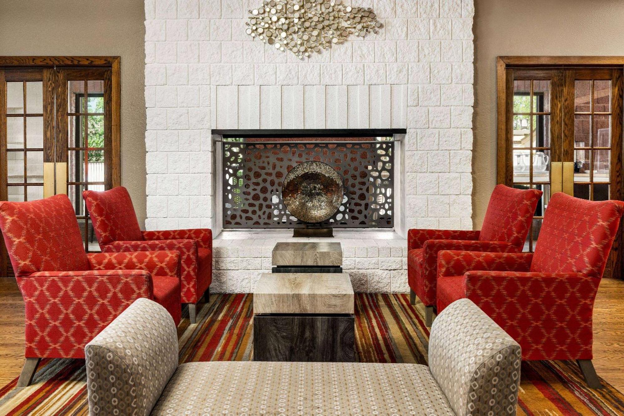Hotel Ramada By Wyndham Albuquerque Airport Extérieur photo