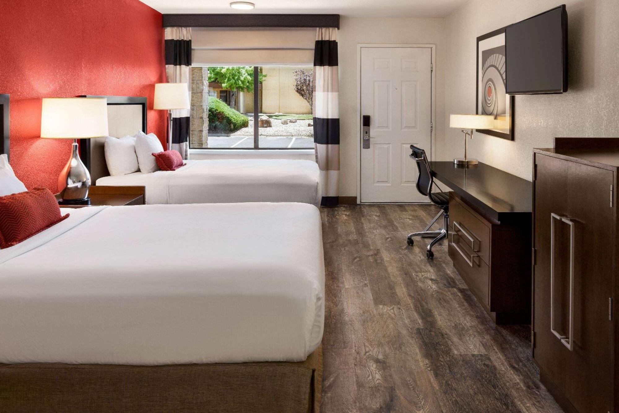 Hotel Ramada By Wyndham Albuquerque Airport Extérieur photo