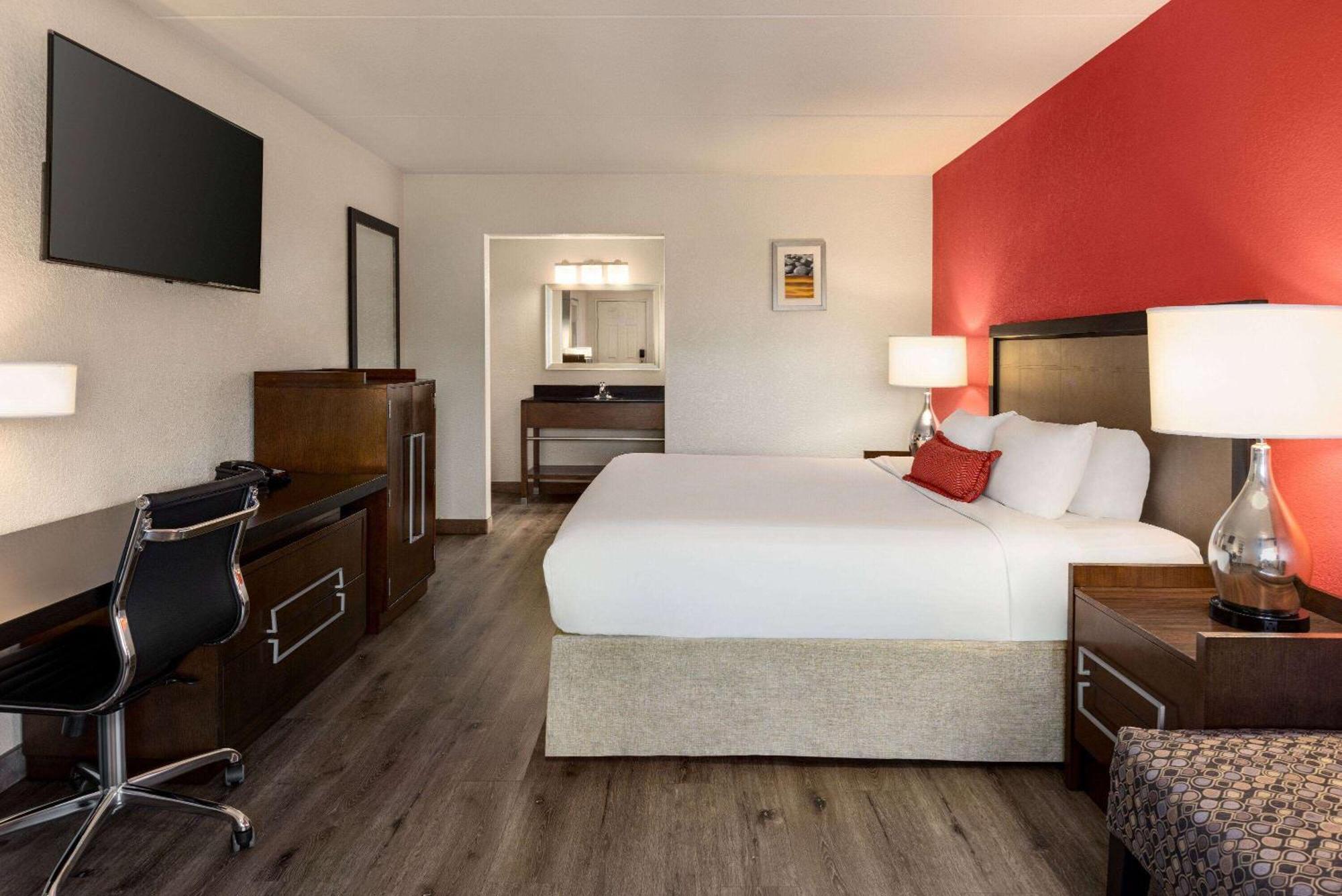 Hotel Ramada By Wyndham Albuquerque Airport Extérieur photo