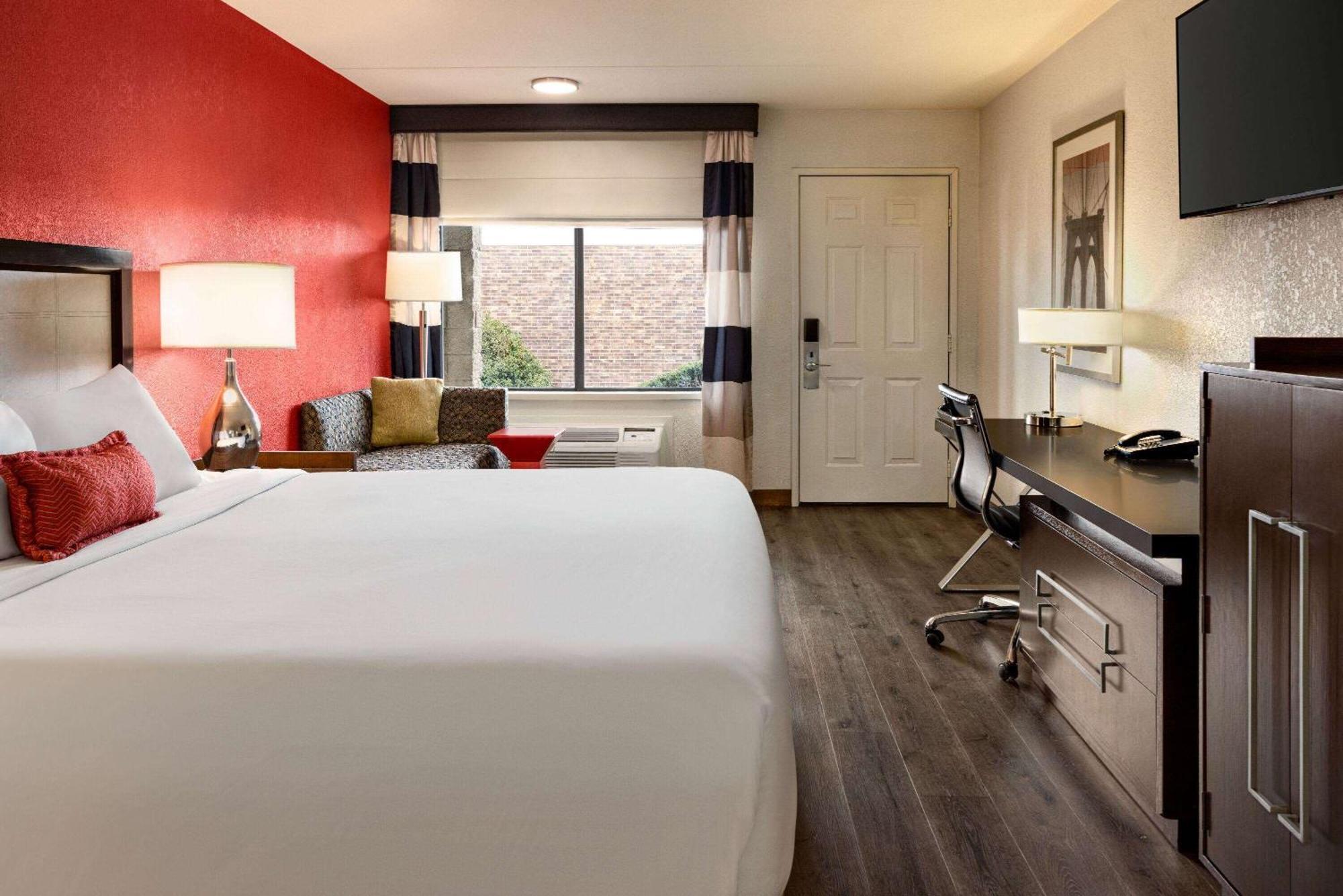 Hotel Ramada By Wyndham Albuquerque Airport Extérieur photo