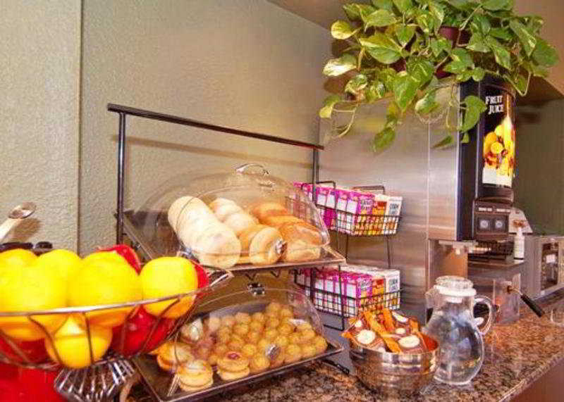 Hotel Ramada By Wyndham Albuquerque Airport Restaurant photo